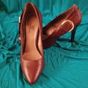 Worthington Brown Heels With Buckle Detail